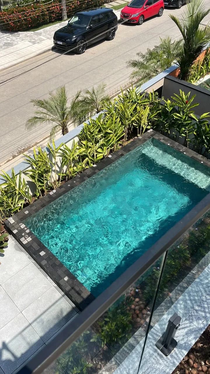 Piscina em Pedra Hijau vista de cima