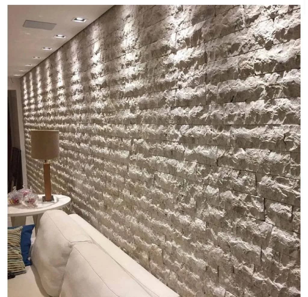 Do rockface texturizado ao french pattern de pisos, o travertino traz o bege quente das construções mediterrâneas para o seu projeto.